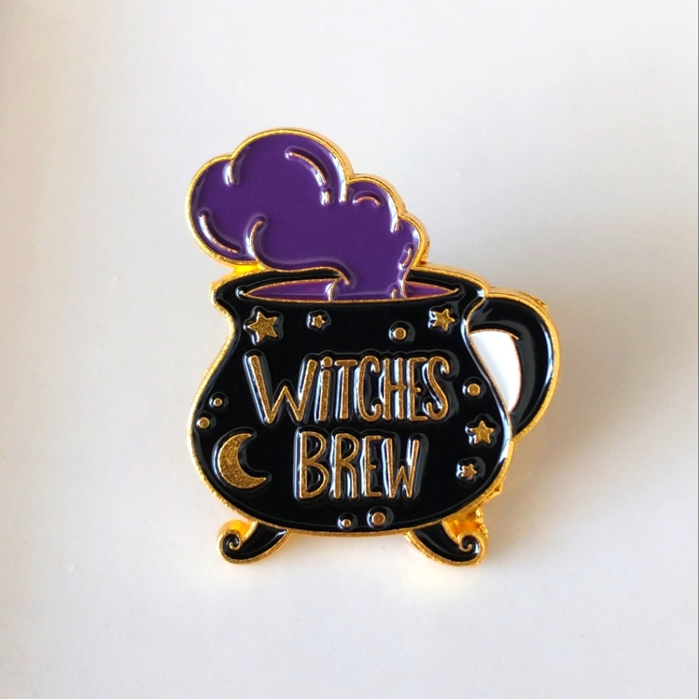 🧁 3/$30 Witches Brew Cauldron Purple Smoke Enamel Pin NEW